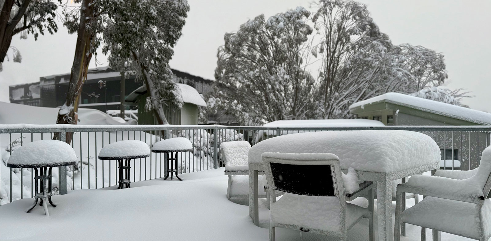 deck and bbq area at Ripparoo Lodge Falls Creek
